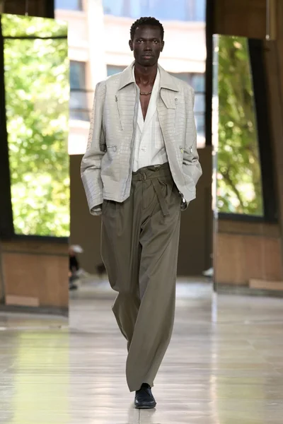 Look 39